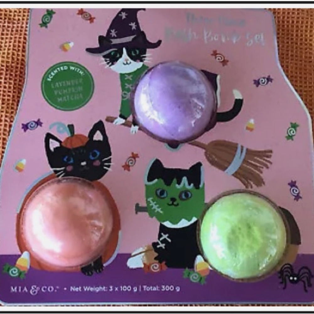 NIB: Halloween Kitties Spellbinding Bath Bombs Mia & Co. 3 Piece Set Brand New